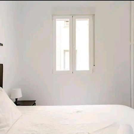 Comoda Habitacion Madrid Exterior foto